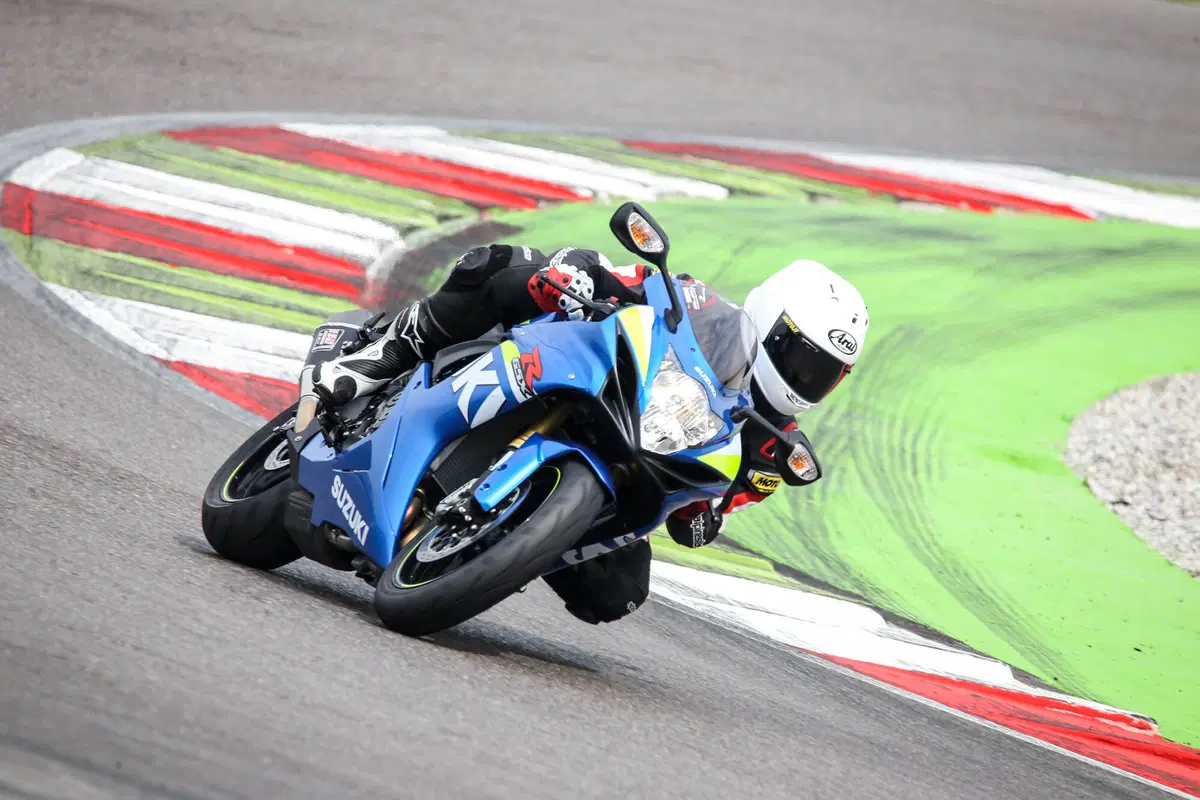 Suzuki GSX-R 750 e 1000 (3)
