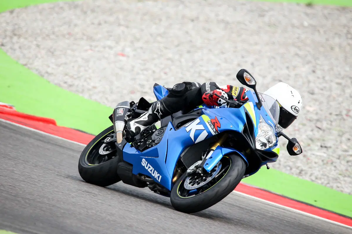 Suzuki GSX-R 750 e 1000 (4)