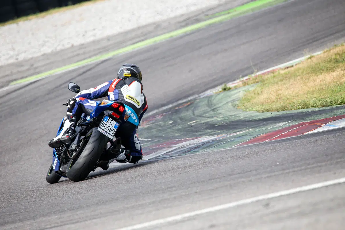 Suzuki GSX-R 750 e 1000 (6)