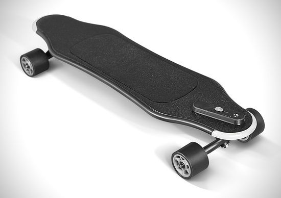 Longboard, arriva la versione elettrica con intelligenza artificiale