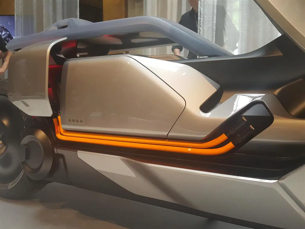 Concept Link: l’evoluzione scooter secondo BMW Motorrad (11)
