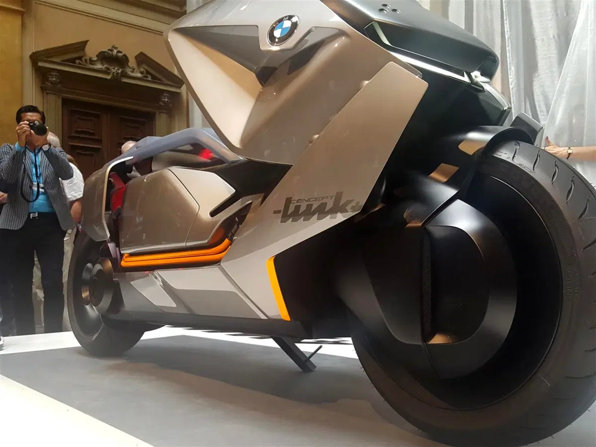 Concept Link: l’evoluzione scooter secondo BMW Motorrad (12)