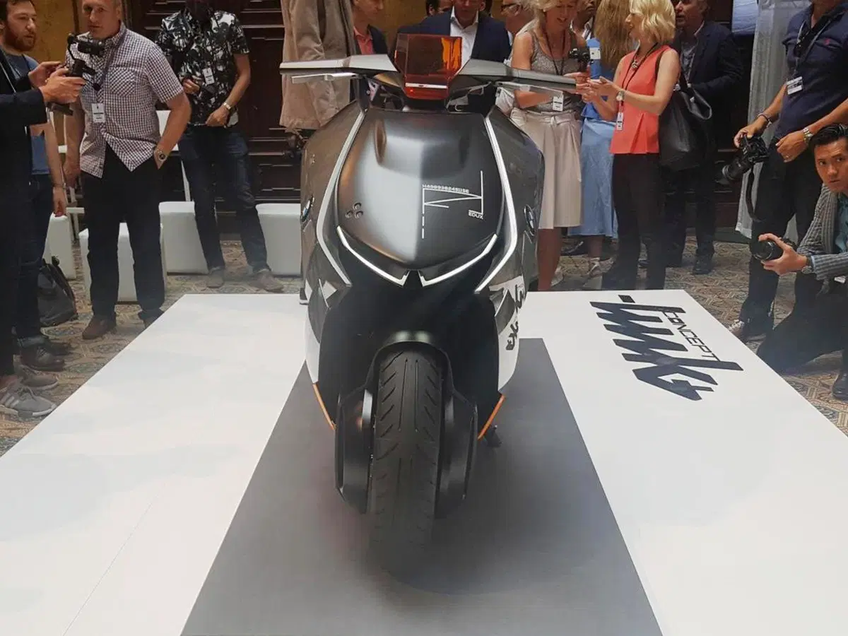 Concept Link: l’evoluzione scooter secondo BMW Motorrad (10)