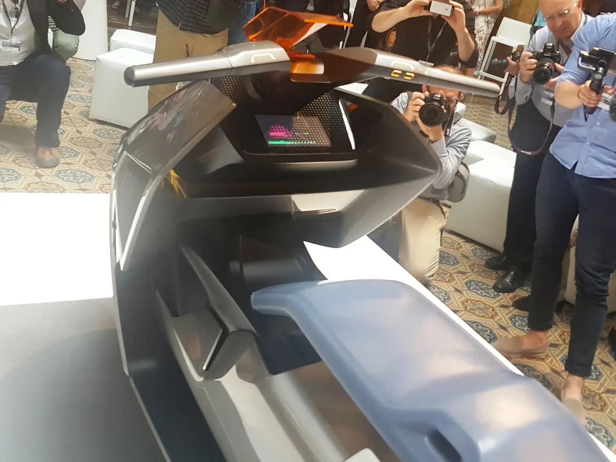 Concept Link: l’evoluzione scooter secondo BMW Motorrad (2)