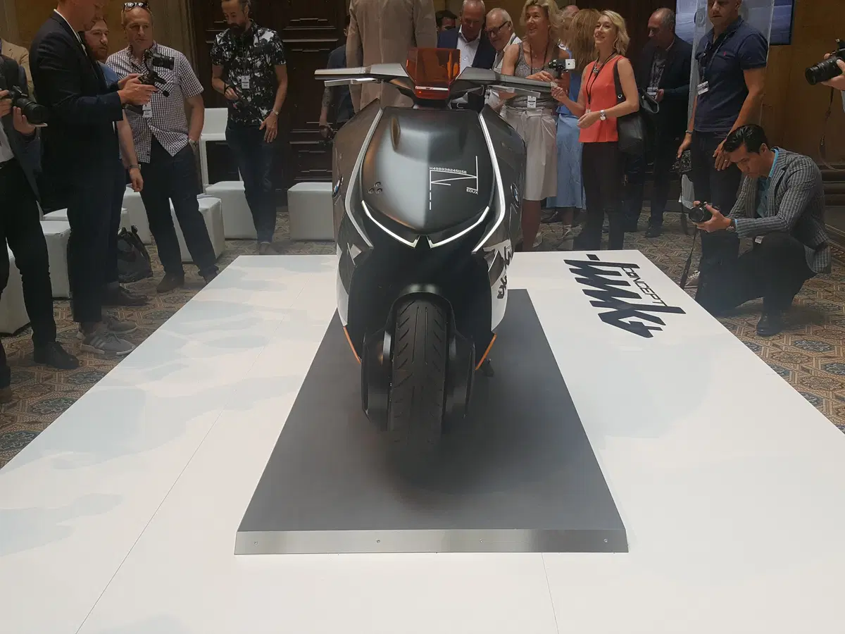 Concept Link: l’evoluzione scooter secondo BMW Motorrad (5)