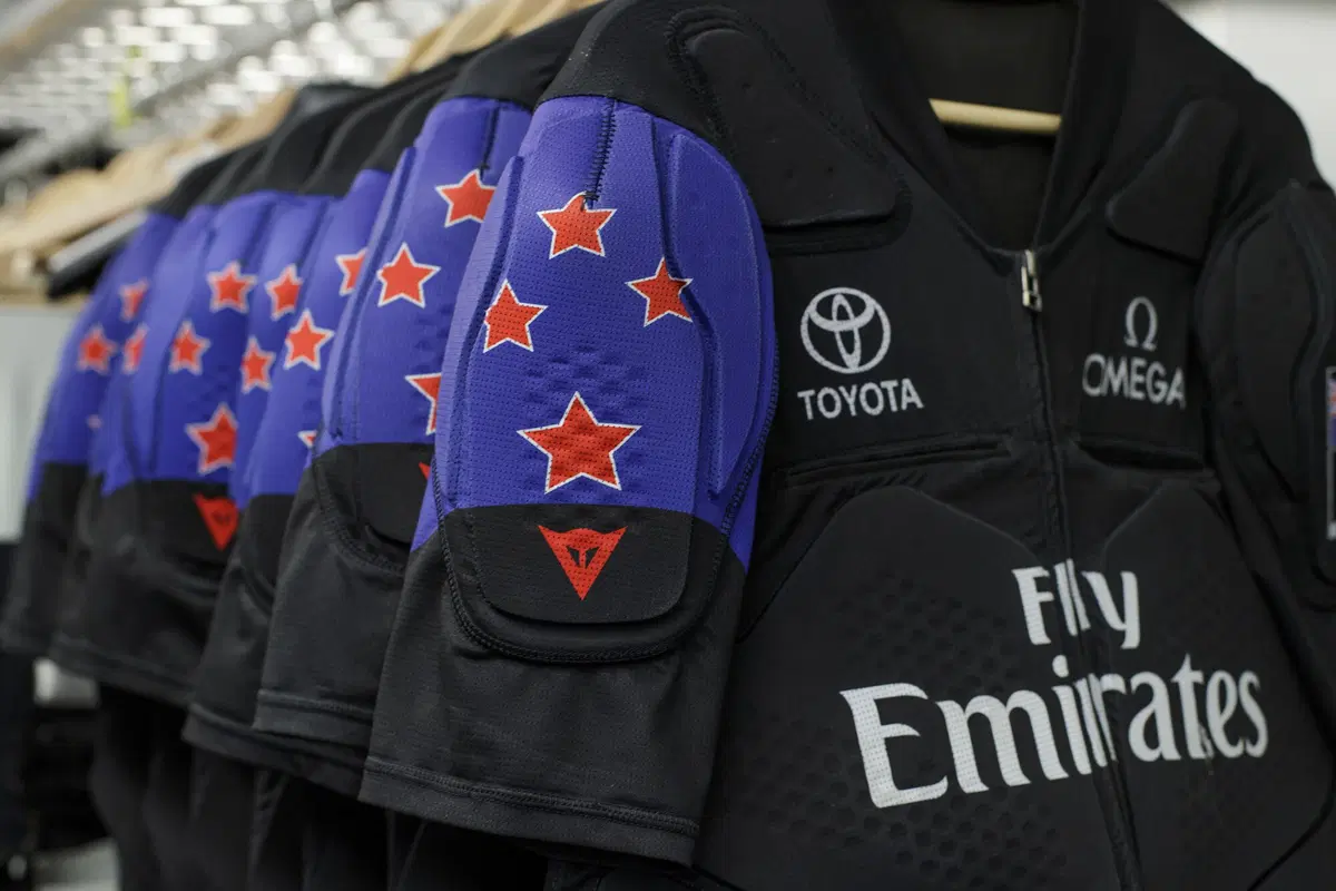 Dainese: airbag in Coppa America con Emirates New Zealand (4)