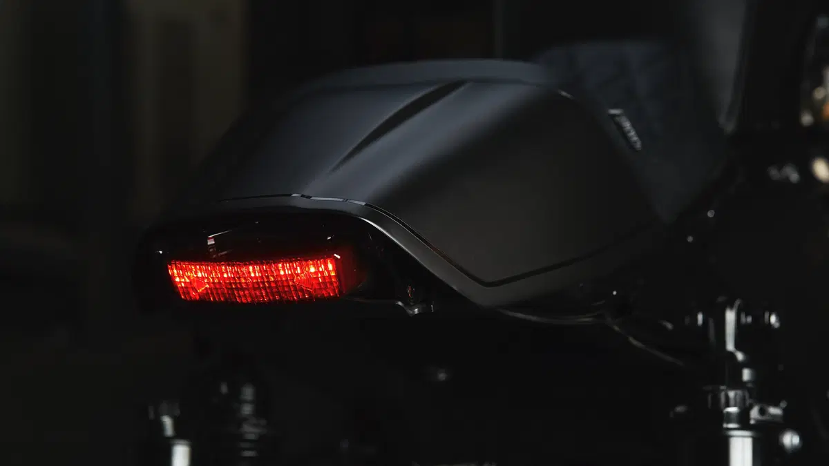 Yamaha XJR 1300 “Guerilla Four” (15)