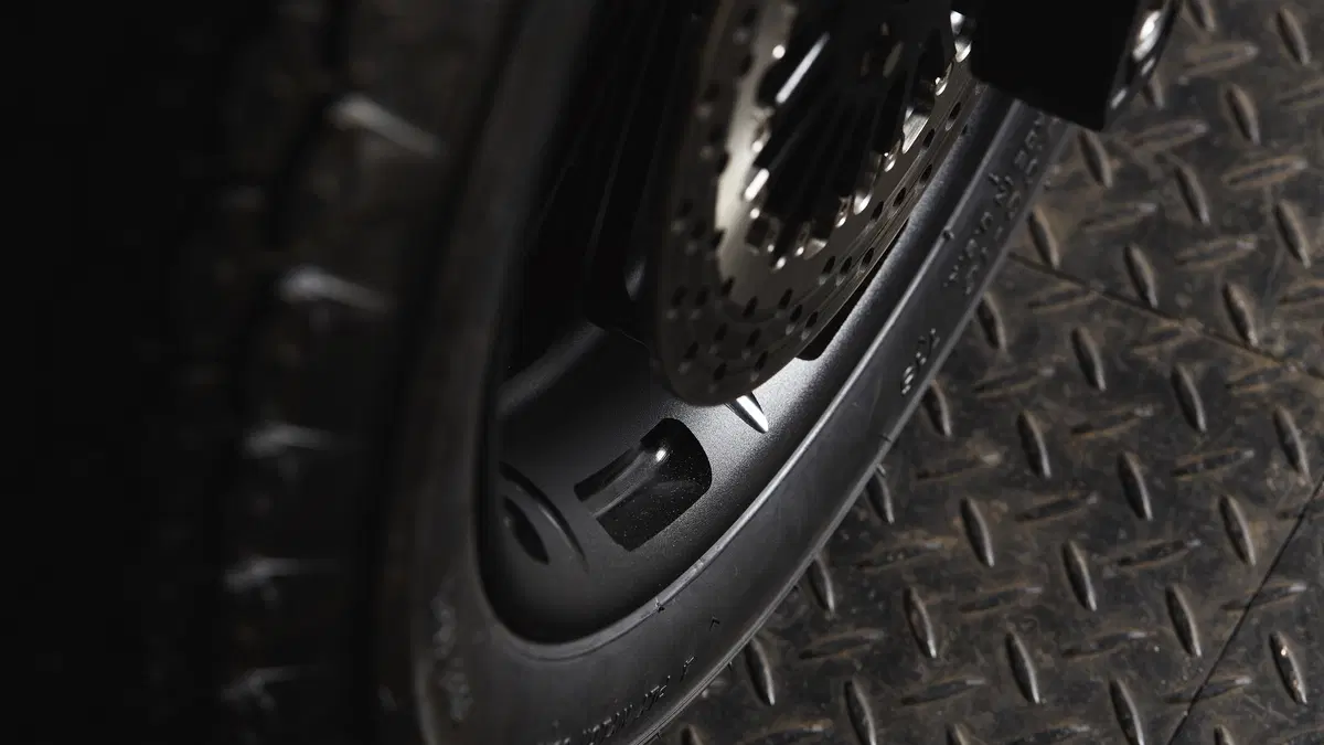 Yamaha XJR 1300 “Guerilla Four” (21)