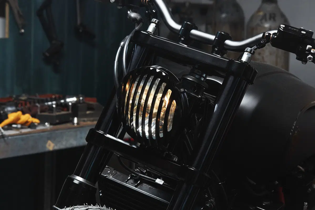 Yamaha XJR 1300 “Guerilla Four” (10)