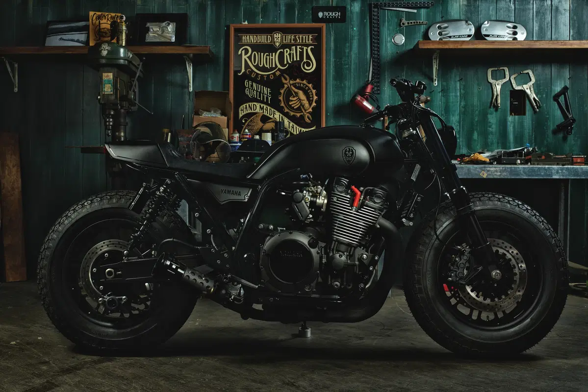 Yamaha XJR 1300 “Guerilla Four” (6)