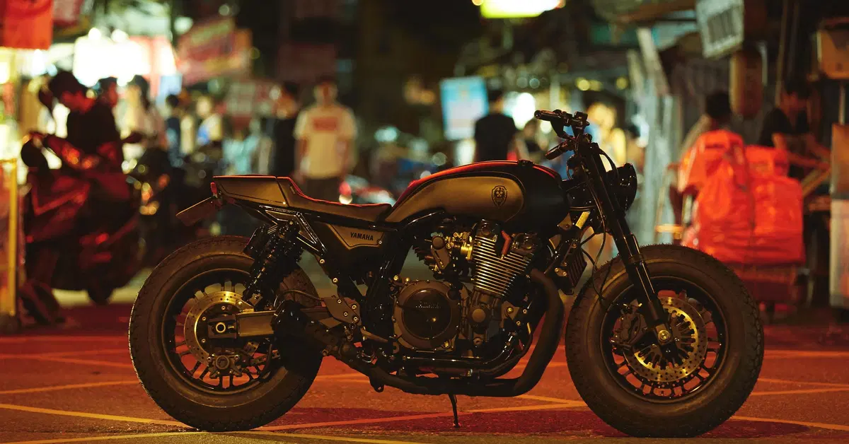 Yamaha XJR 1300 &ldquo;Guerilla Four&rdquo;
