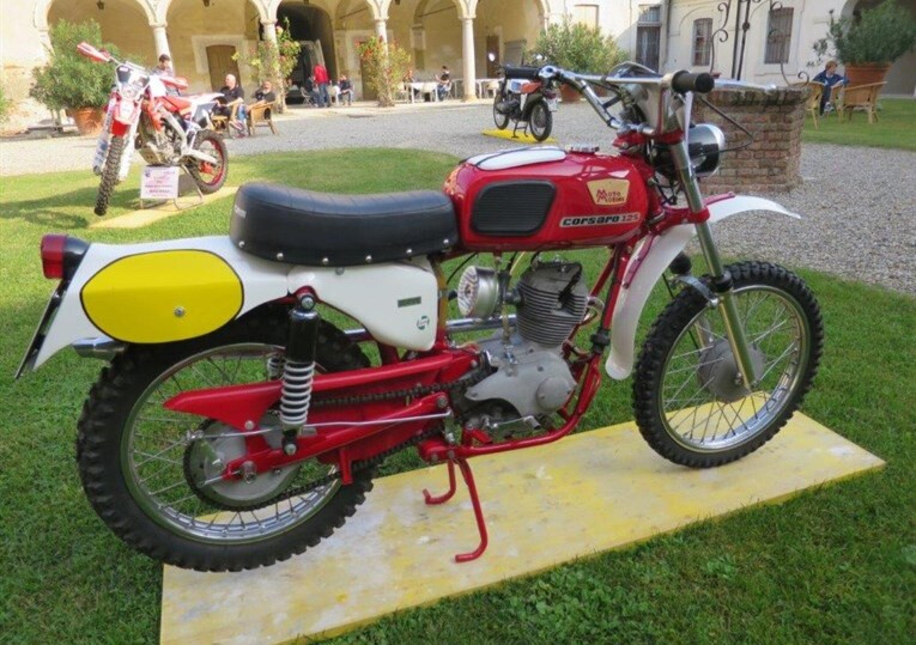 Moto d&#039;Epoca: a Villa Barni le moto da enduro del passato