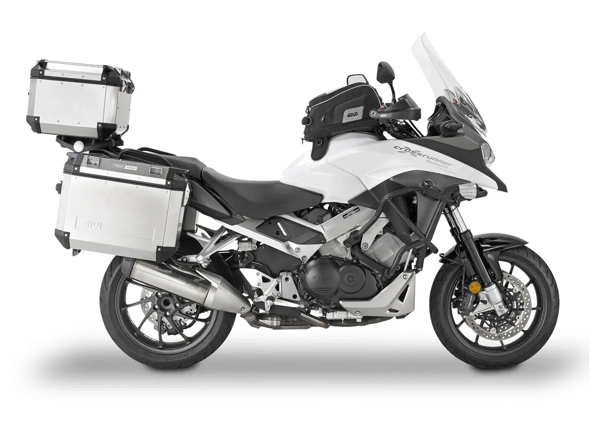 GIVI: accessori per la Honda Crossrunner 800 (3)