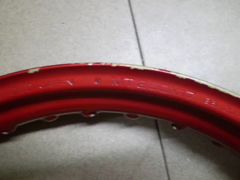 cerchio 17" per motard Did (2)