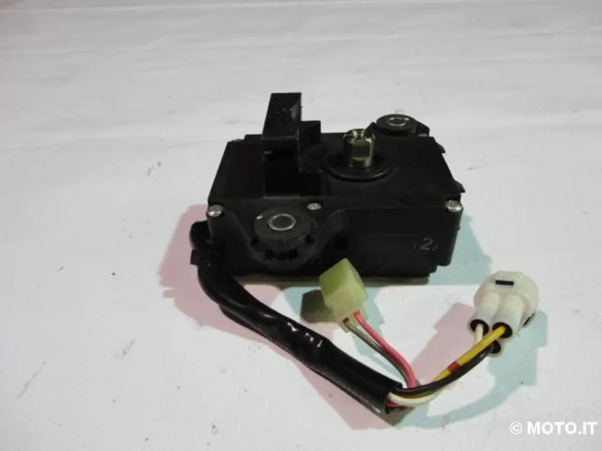 motorino valvola scarico Suzuki GSXR (3)