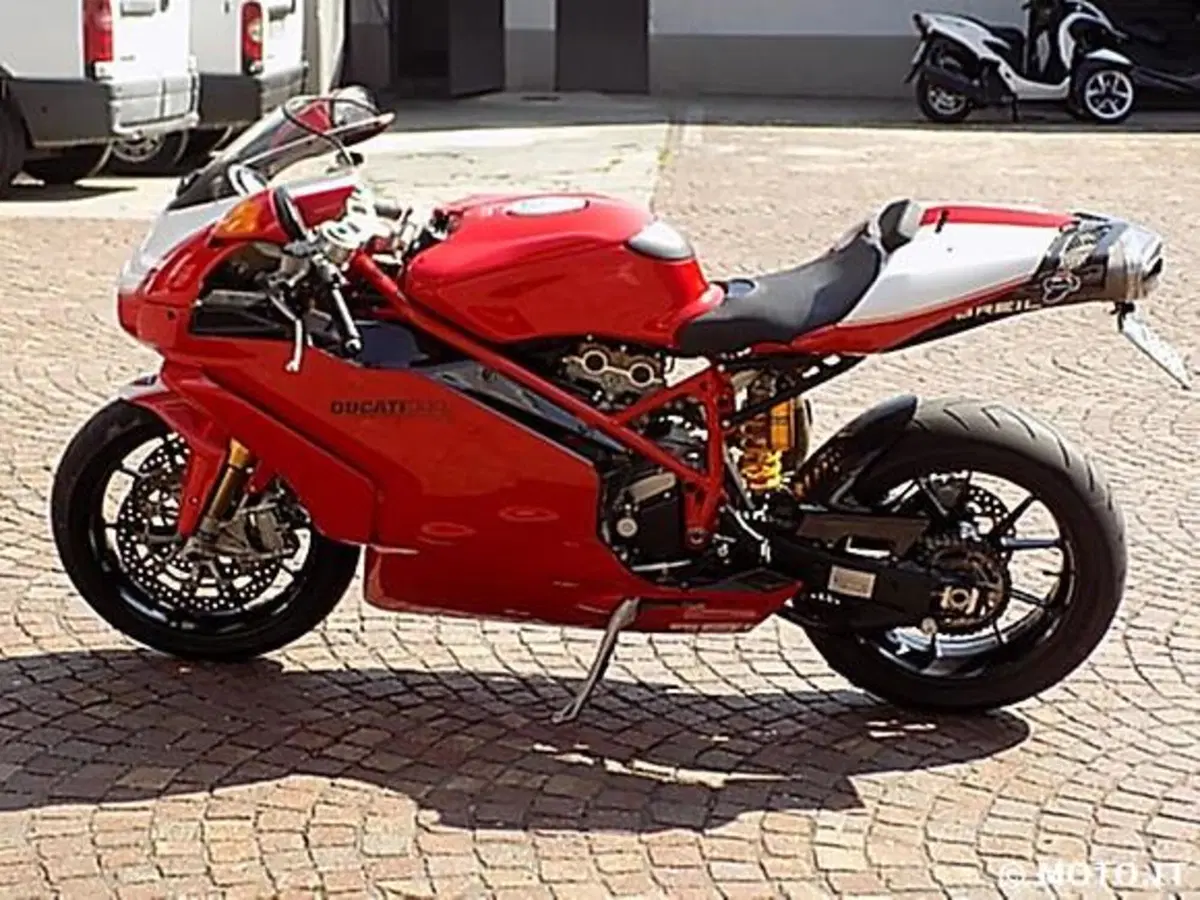 Le Belle e Possibili di Moto.it: Ducati 999R (2)