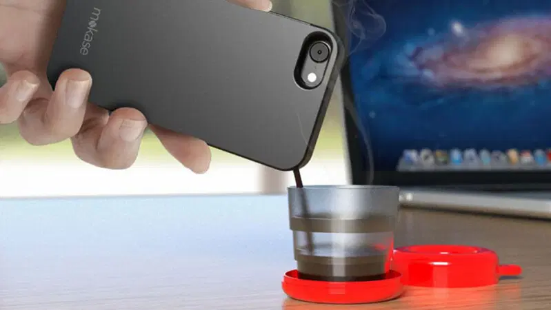 Mokase, la cover che trasforma l'iPhone in caffettiera