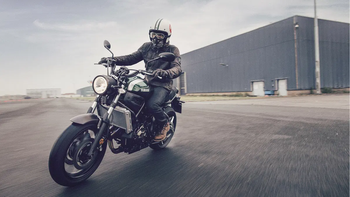 Yamaha XSR700: bicilindrica Sport Heritage (4)