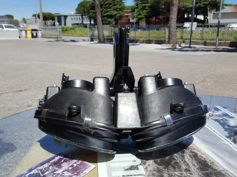 Gruppo Fari Sprint RS955i Triumph (7)