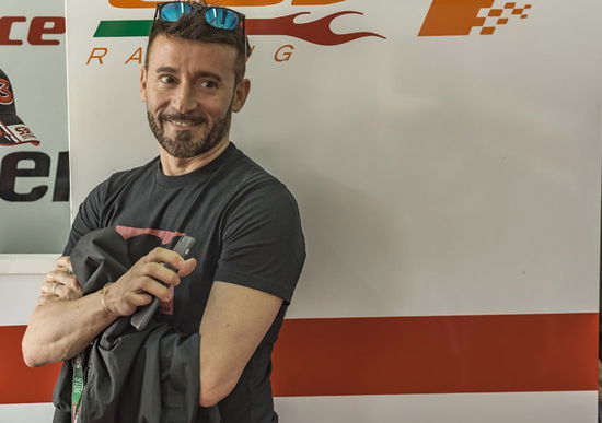 Max Biaggi, incidente con la Supermotard. Non è grave