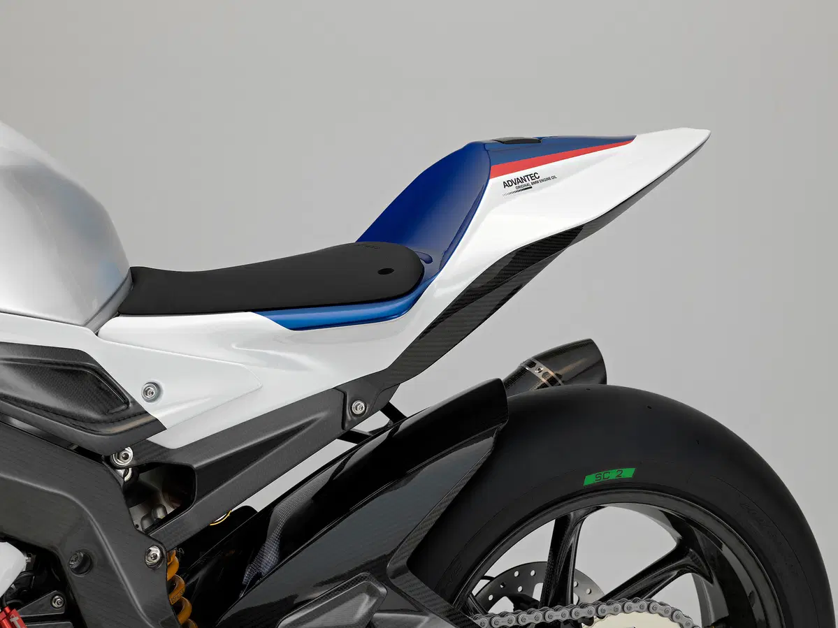 BMW HP4 Race - Potere al carbonio (4)