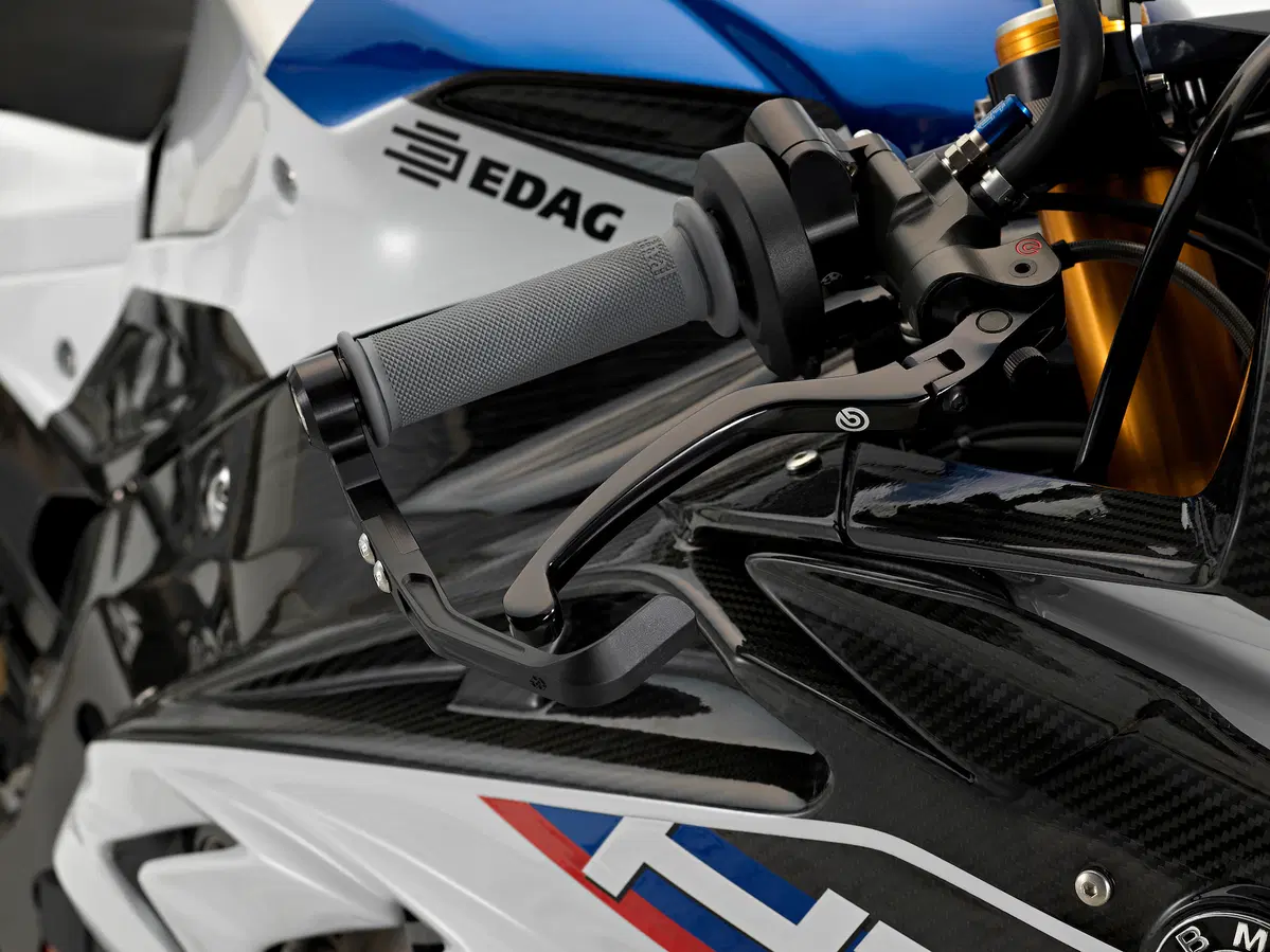 BMW HP4 Race - Potere al carbonio