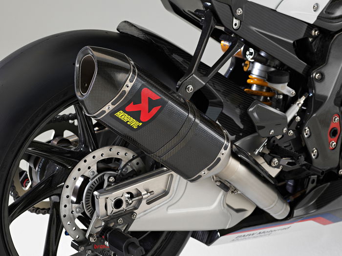 Lo scarico Akrapovic 4-in-2-in-1