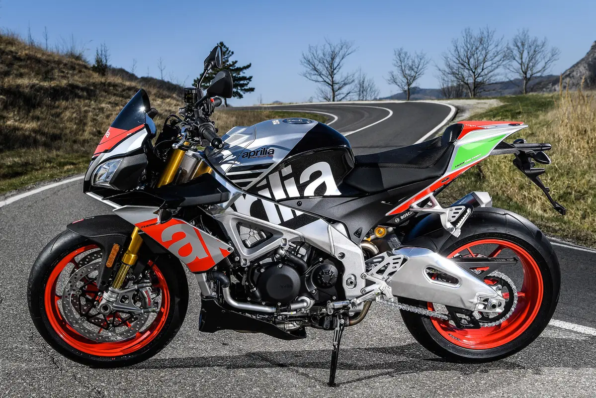 Aprilia Tuono V4 1100 Factory (18)