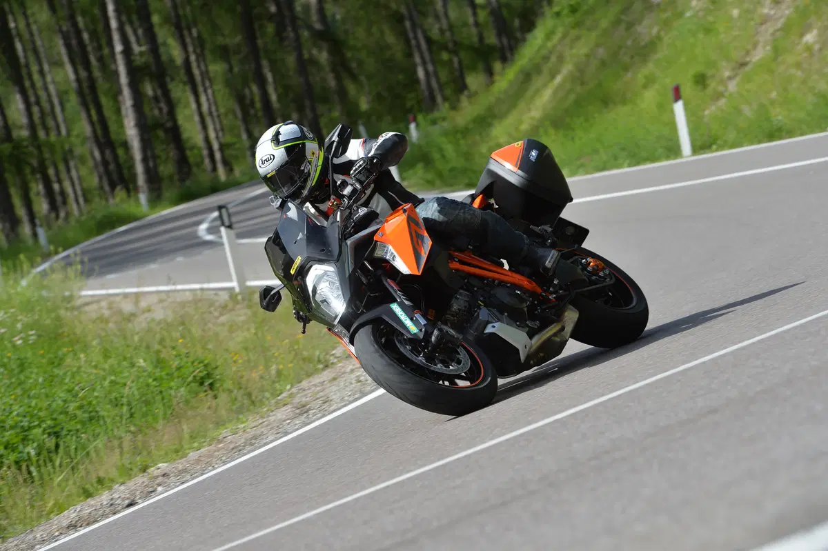 KTM 1290 Super Duke GT: prova sullo Stelvio. E 5 moto per i lettori!