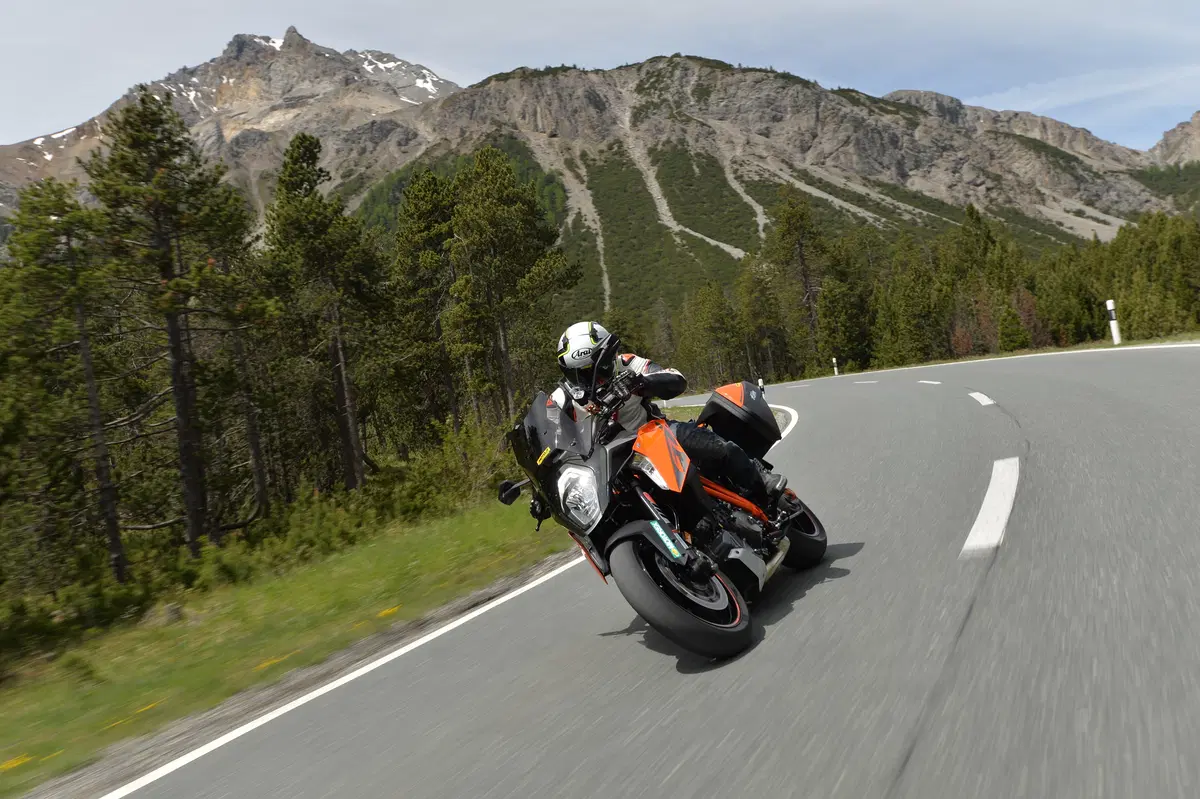 KTM 1290 Super Duke GT: prova sullo Stelvio. E 5 moto per i lettori! (3)