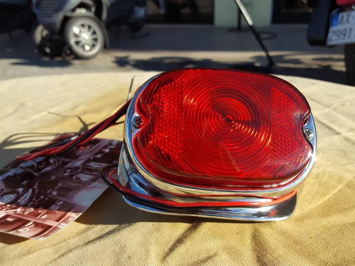 Fanale posteriore Zodiac per Harley Davidson (4)