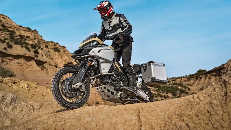 Nuova Ducati Multistrada 1200 Enduro Pro. L'anti Adventure