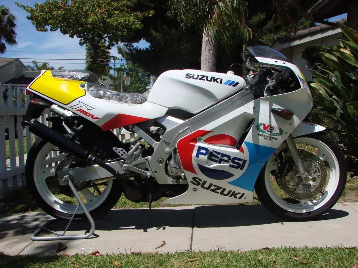 Suzuki RGV 250 my 1991 (17)