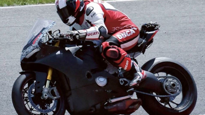 Ducati V4 Superbike: prime foto!