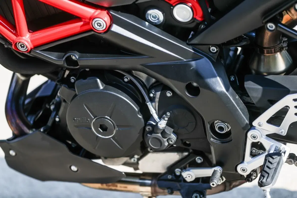 Aprilia Shiver 900 (5)