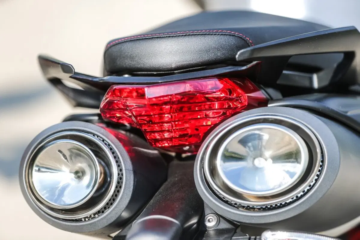 Aprilia Shiver 900 (2)