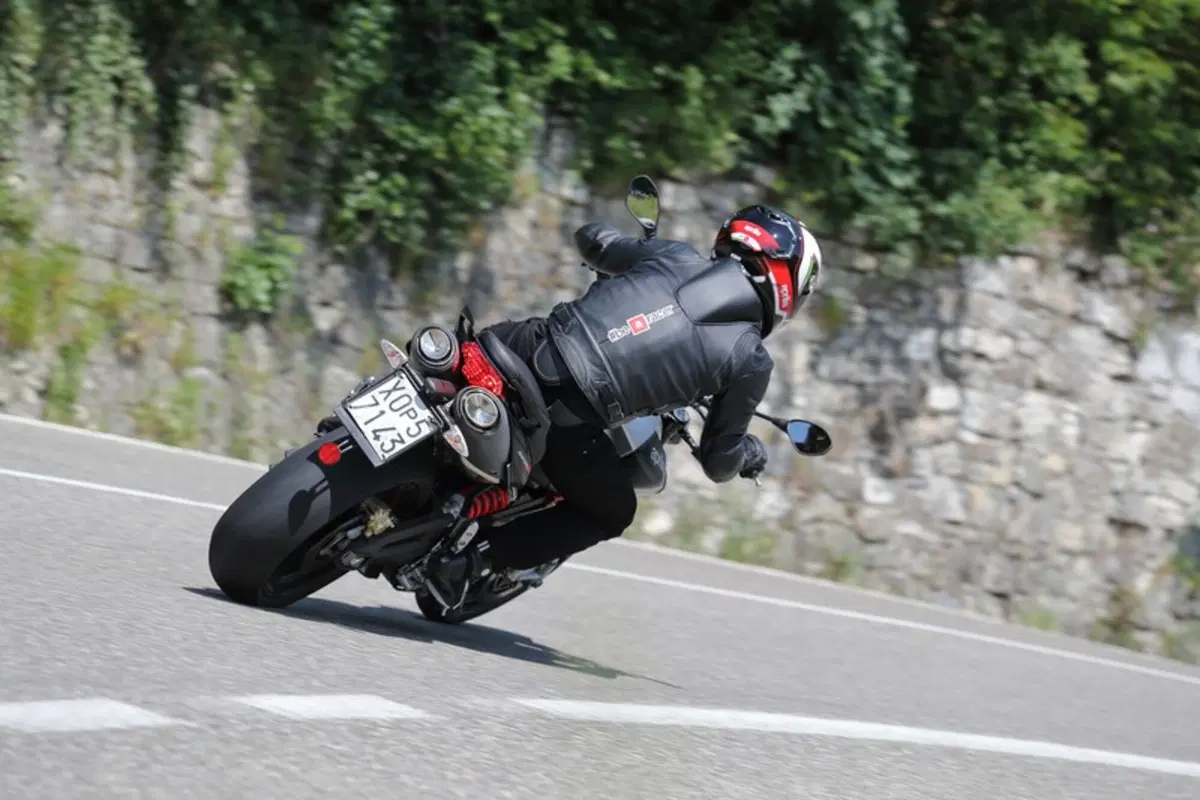 Aprilia Shiver 900 (5)
