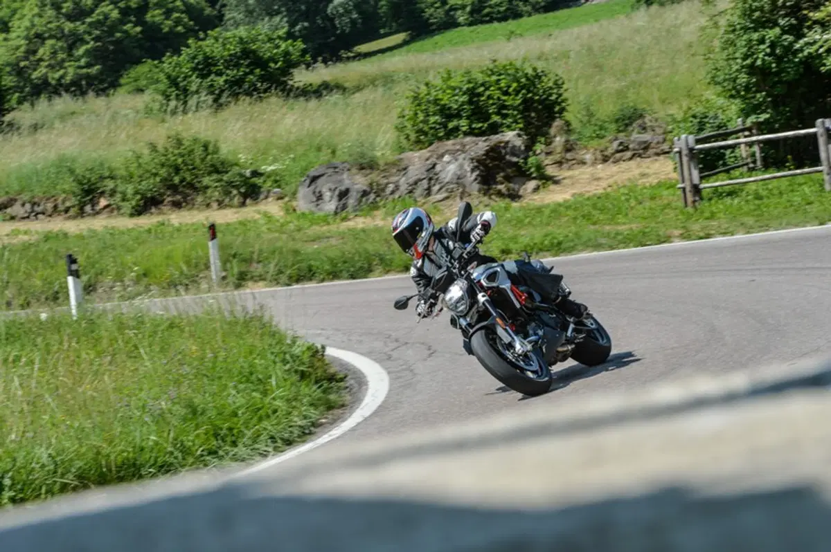 Aprilia Shiver 900 (7)