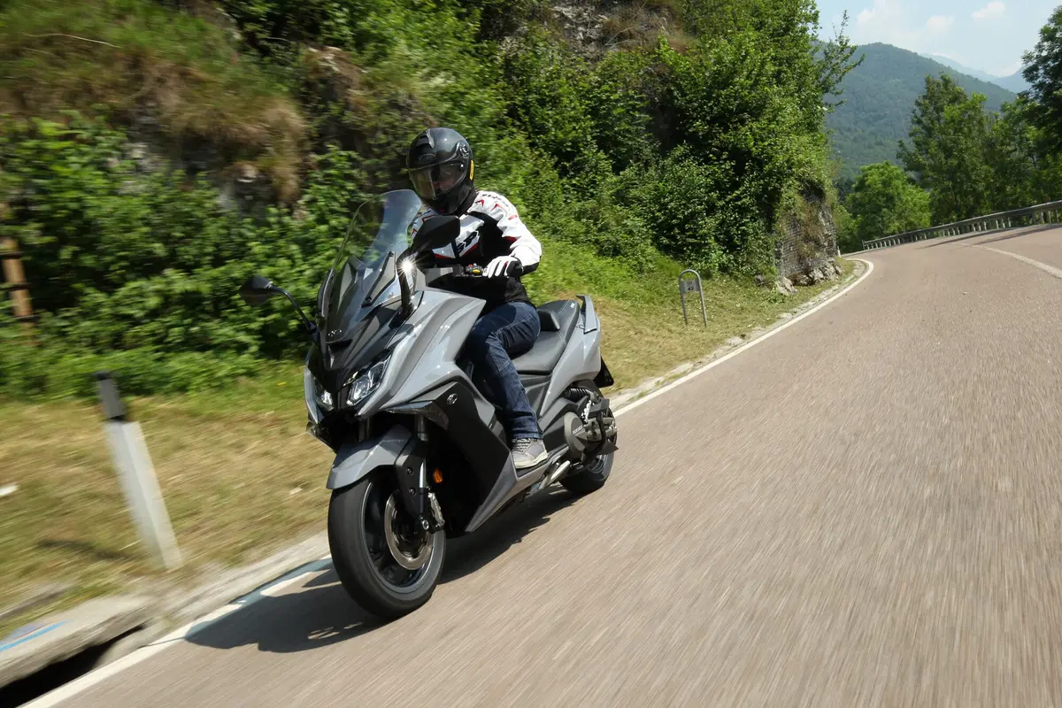 Kymco AK 550 (9)