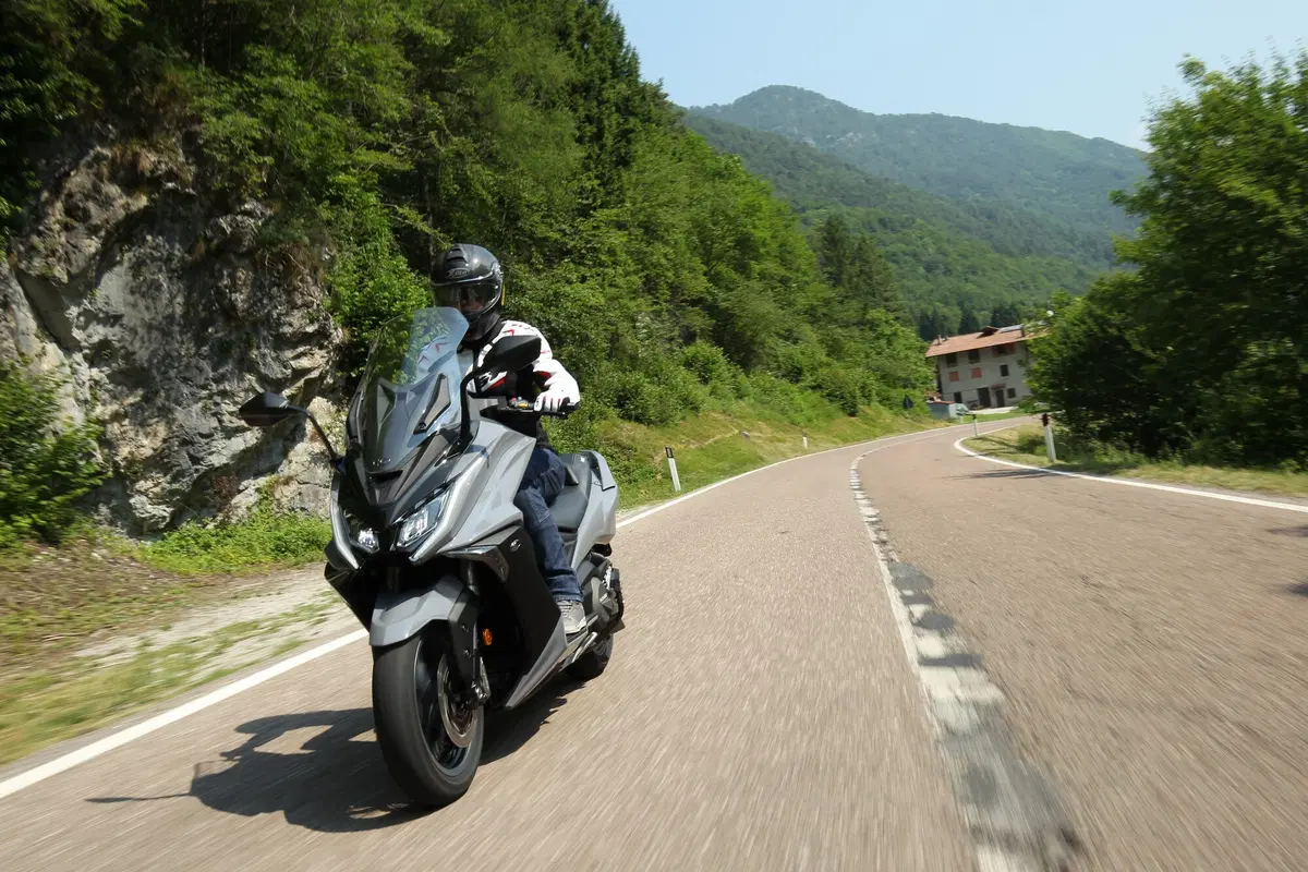 Kymco AK 550 (14)