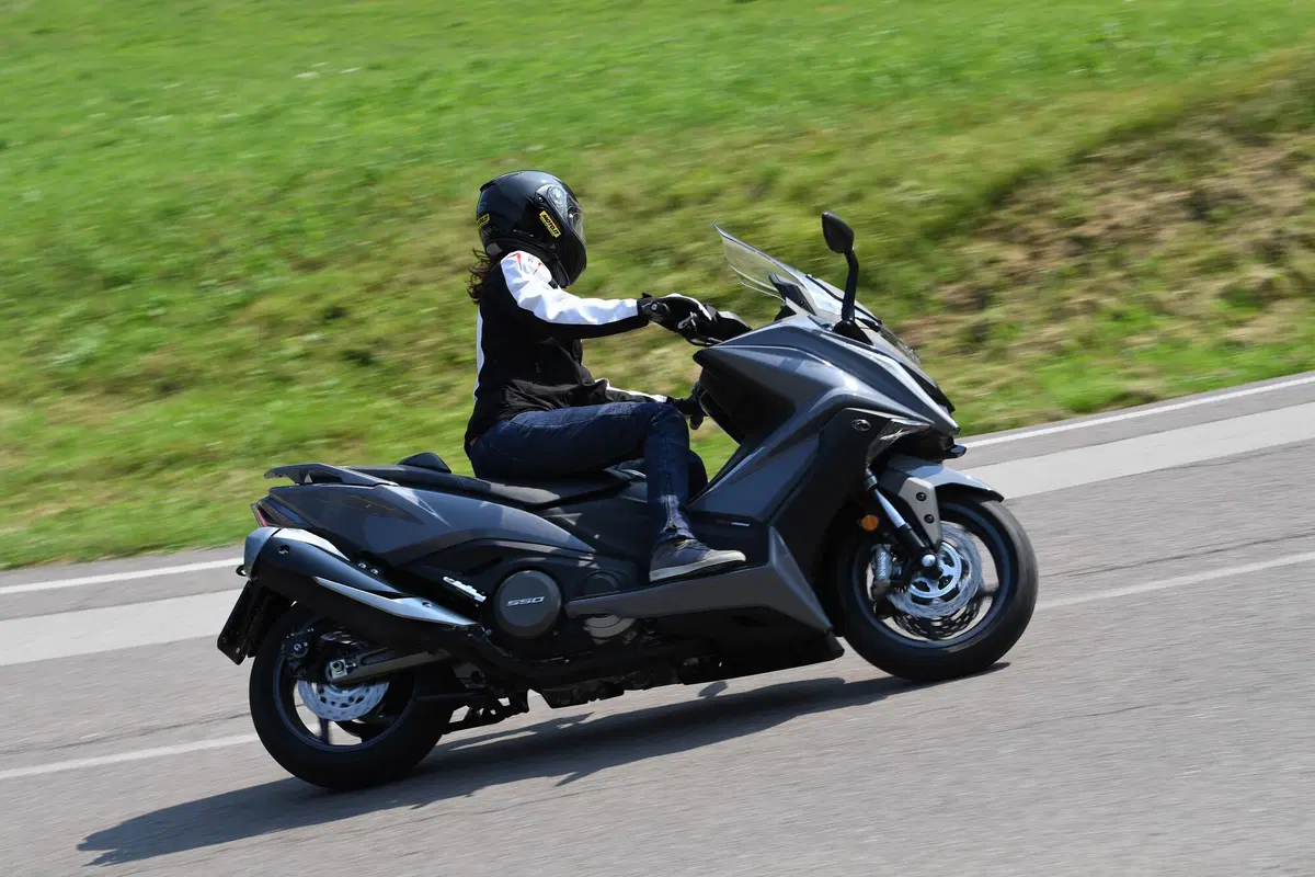 Kymco AK 550 (16)