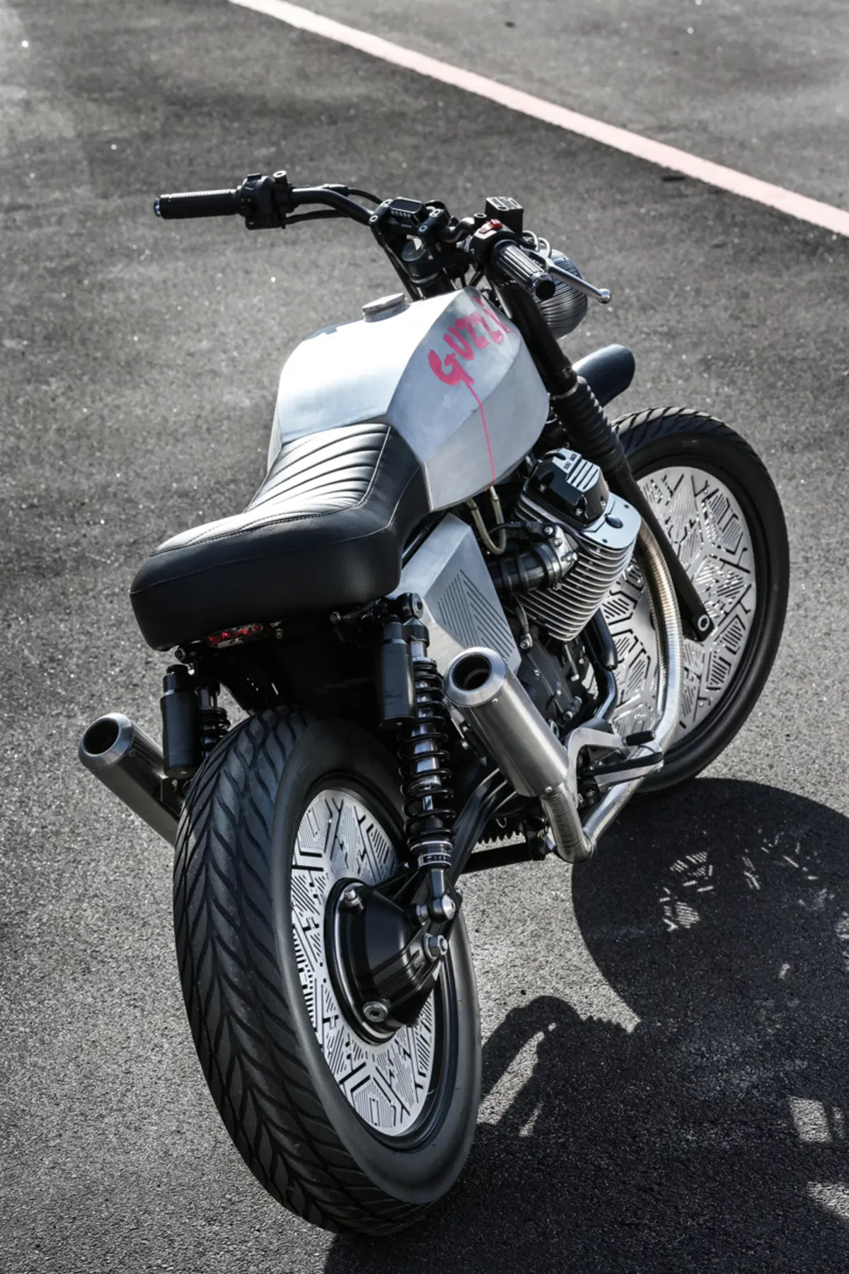 Tomoto, la Guzzi special di Tom Dixon e Stefano Venier (2)