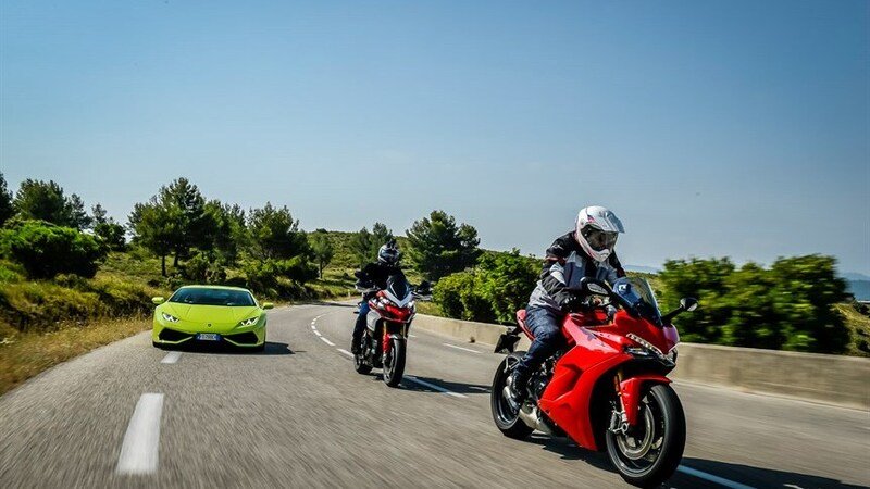 Lamborghini e Ducati, viaggio verso la 1.000 km del Paul Ricard (Video)