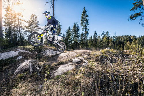 Husqvarna Enduro 2018. Arriva l'iniezione sulle TE250i e TE300i a 2T (2)