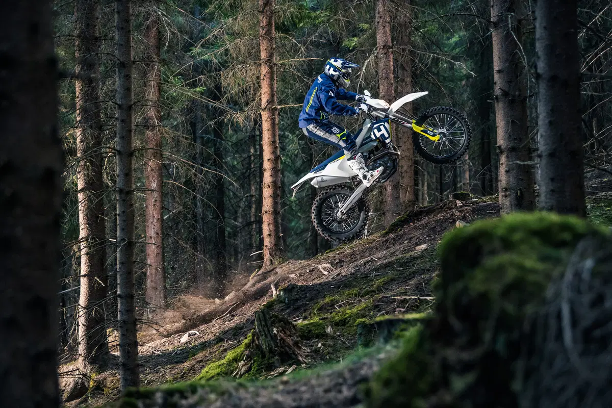 Husqvarna Enduro 2018. Arriva l'iniezione sulle TE250i e TE300i a 2T (5)