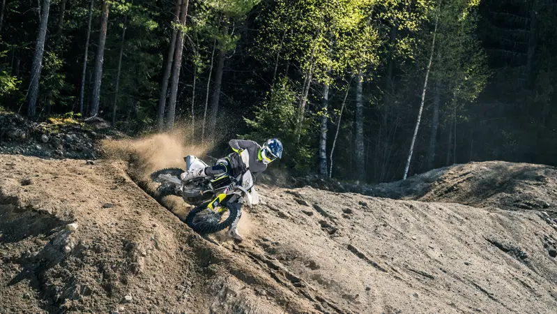 Husqvarna Enduro 2018. Arriva l'iniezione sulle TE250i e TE300i a 2T