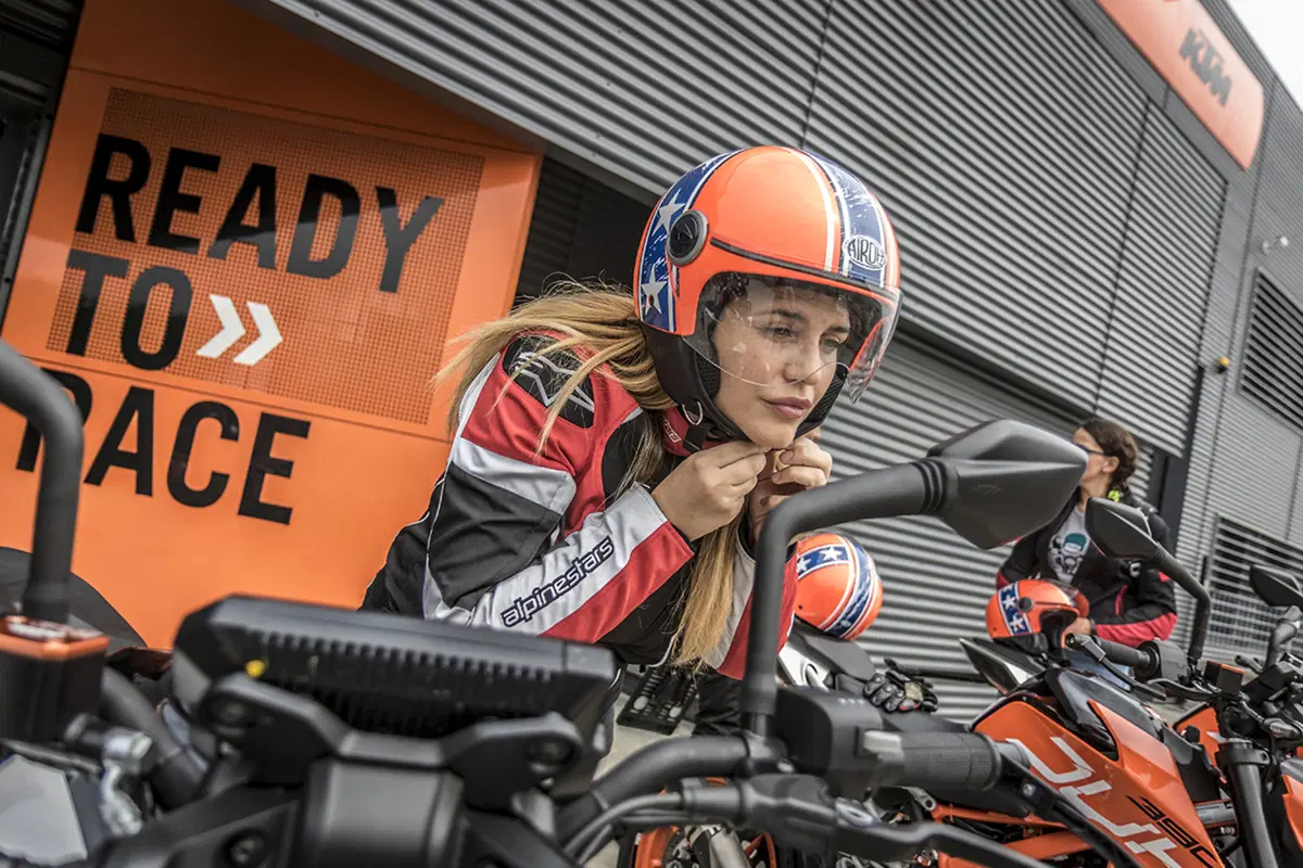 Tester per un giorno sulla KTM Duke 390: la prova delle lettrici!  (29)