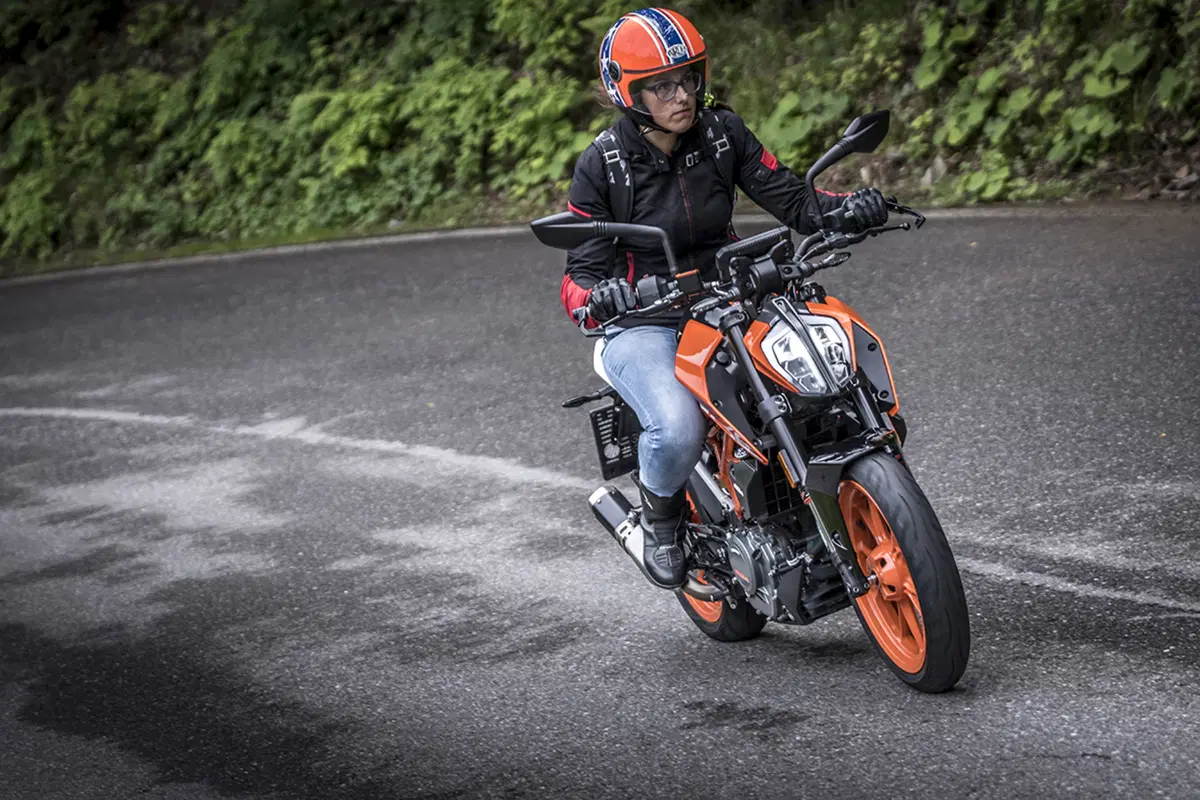 Tester per un giorno sulla KTM Duke 390: la prova delle lettrici!  (59)