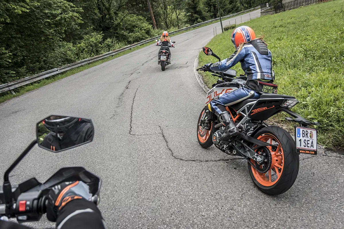 Tester per un giorno sulla KTM Duke 390: la prova delle lettrici!  (66)