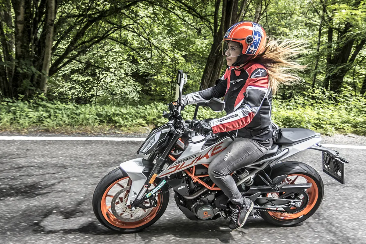 Tester per un giorno sulla KTM Duke 390: la prova delle lettrici!  (69)